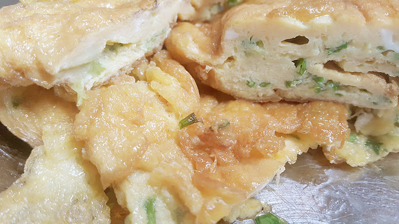 Món trứng tráng bằng dầu ăn tốt